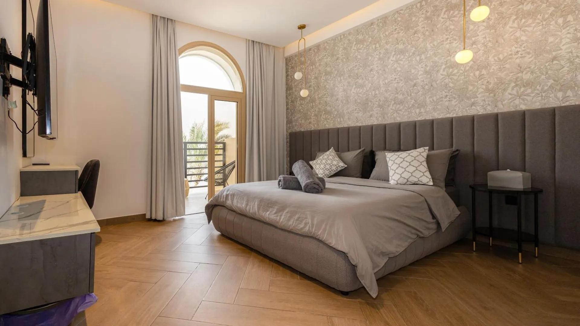 Luxurious Villa 5Bhk With Pool Bbq And Full Time Housemaid Assistance - Live In Dubai