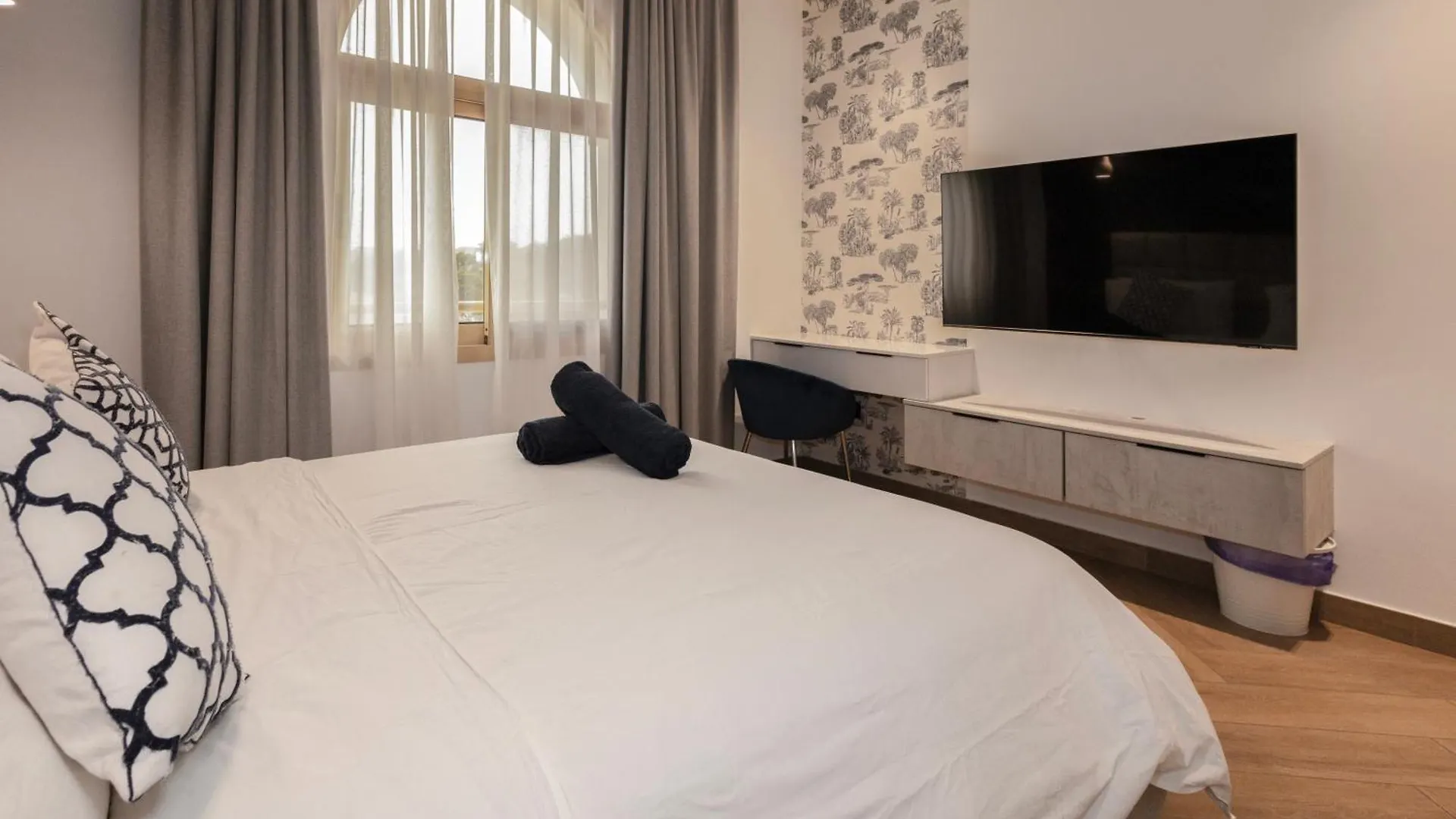 Luxurious Villa 5Bhk With Pool Bbq And Full Time Housemaid Assistance - Live In Dubai
