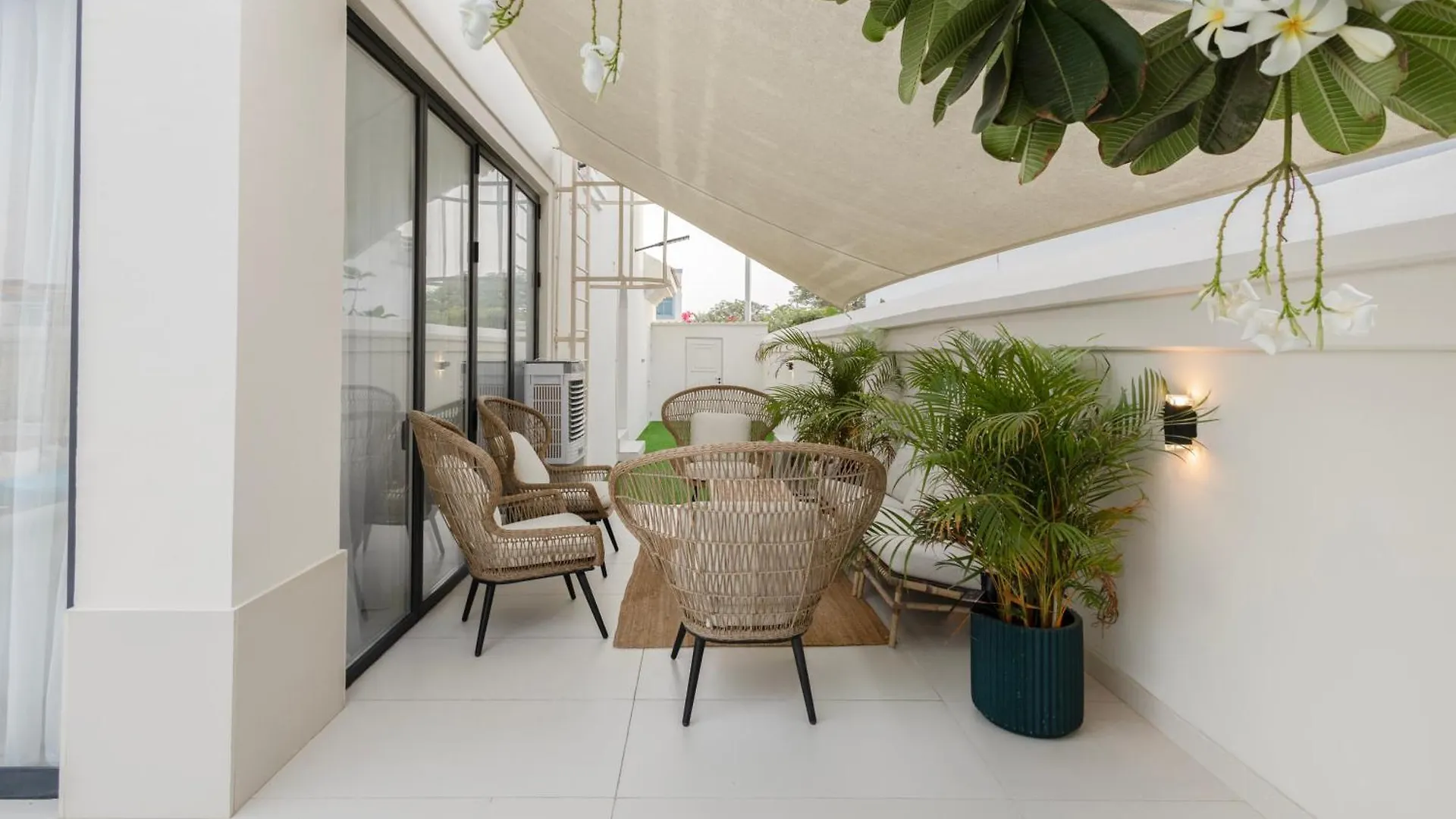 Luxurious Villa 5Bhk With Pool Bbq And Full Time Housemaid Assistance - Live In Dubai United Arab Emirates