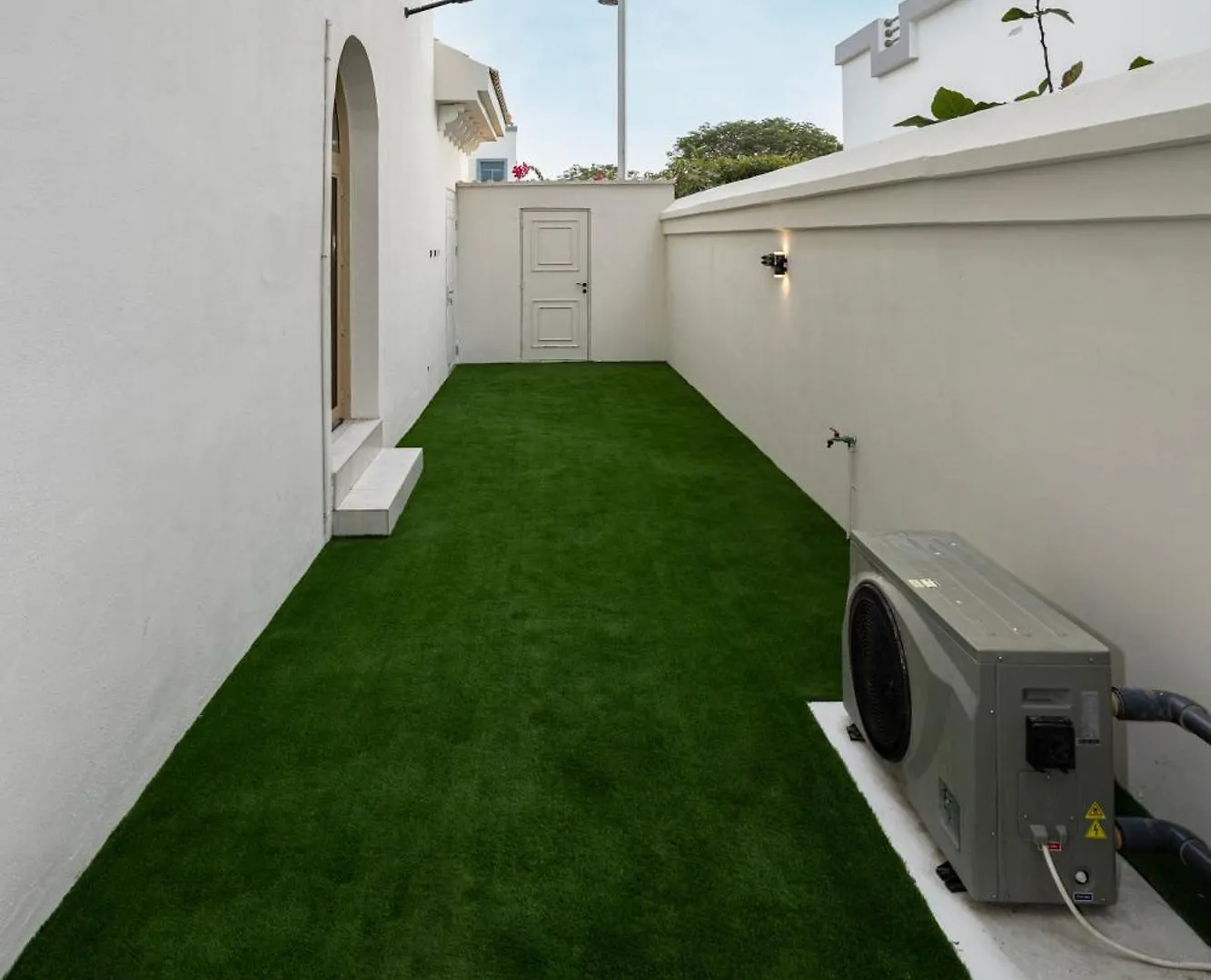 Luxurious Villa 5Bhk With Pool Bbq And Full Time Housemaid Assistance - Live In Dubai United Arab Emirates