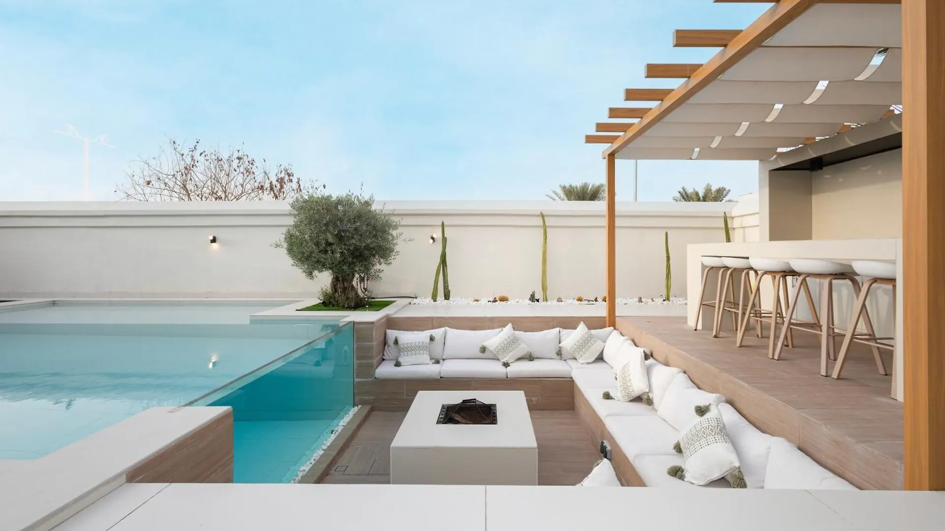 Luxurious Villa 5Bhk With Pool Bbq And Full Time Housemaid Assistance - Live In Dubai