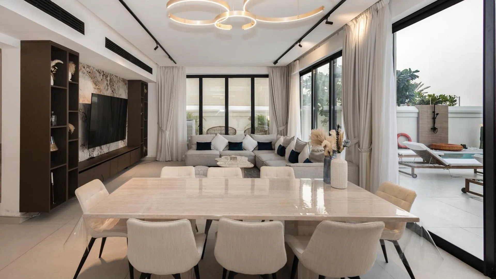 Luxurious Villa 5Bhk With Pool Bbq And Full Time Housemaid Assistance - Live In Dubai