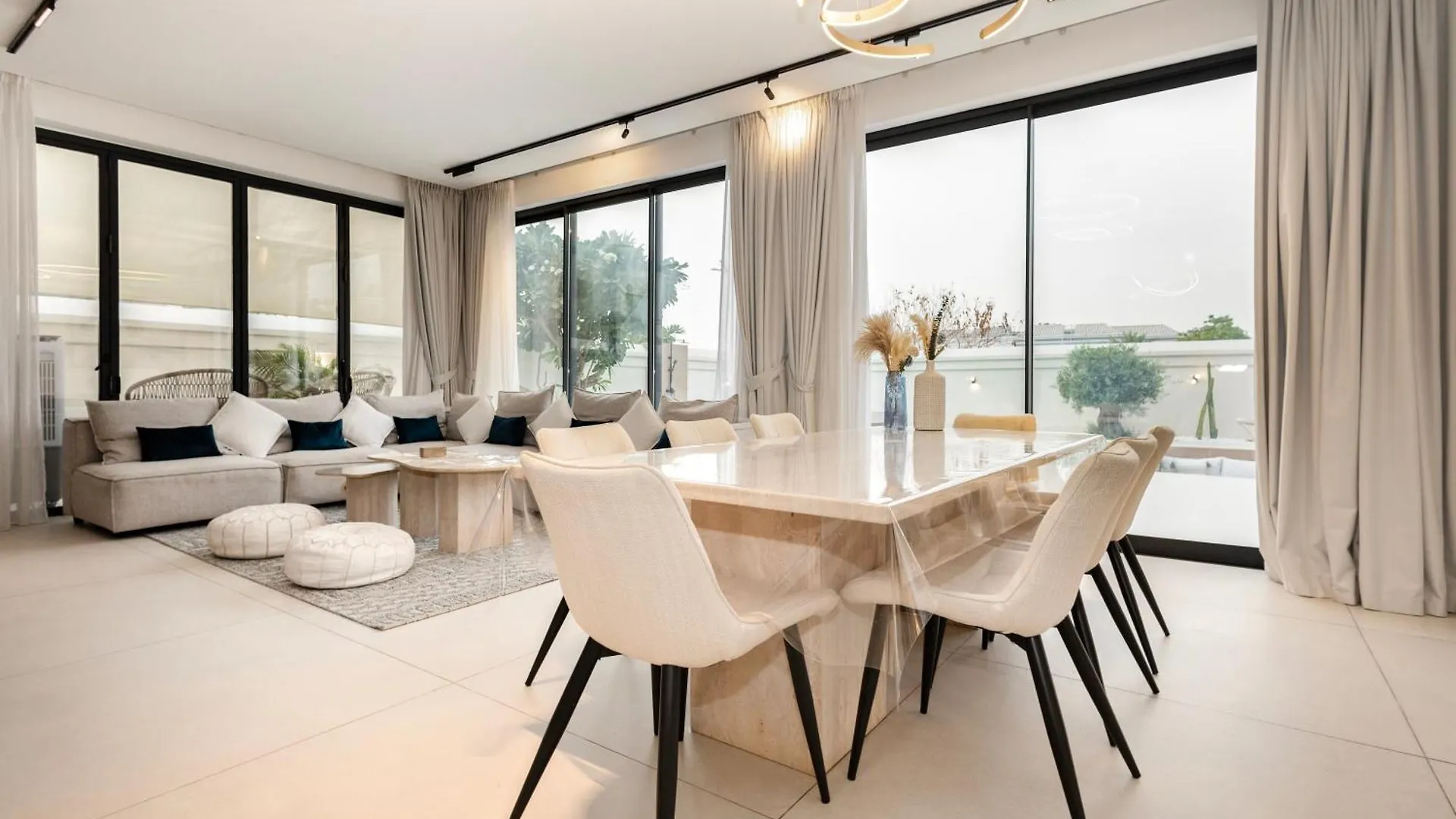 Luxurious Villa 5Bhk With Pool Bbq And Full Time Housemaid Assistance - Live In Dubai 0*,  United Arab Emirates