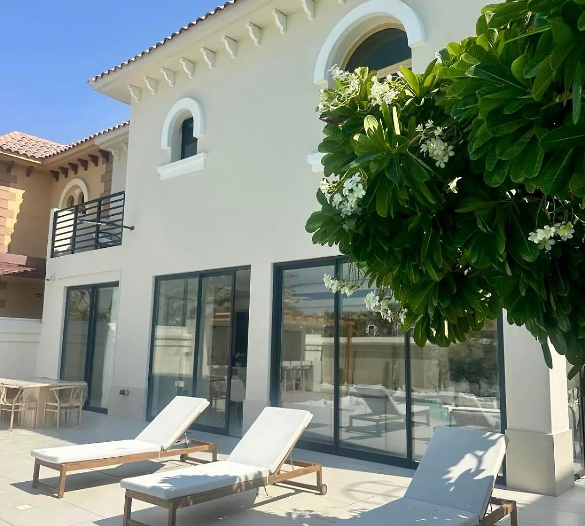 Luxurious Villa 5Bhk With Pool Bbq And Full Time Housemaid Assistance - Live In Dubai United Arab Emirates