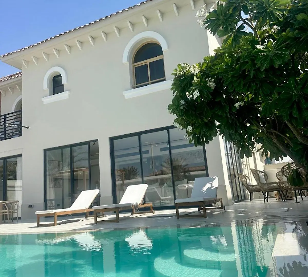 Luxurious Villa 5Bhk With Pool Bbq And Full Time Housemaid Assistance - Live In Dubai