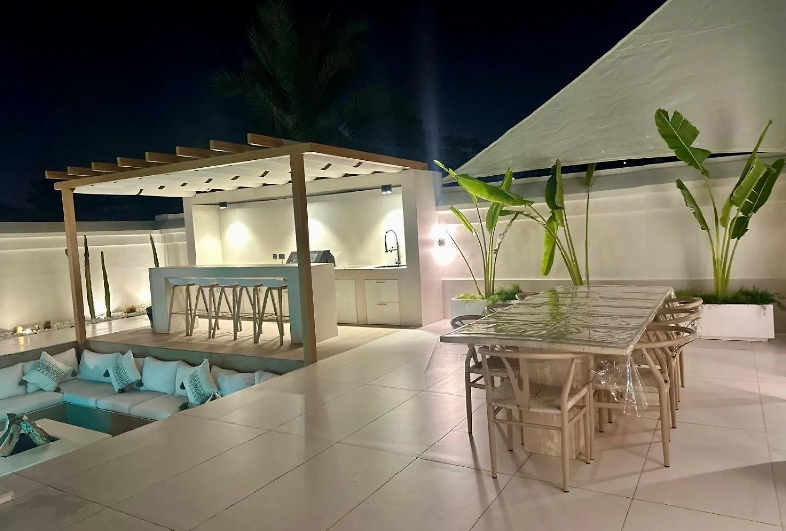 Luxurious Villa 5Bhk With Pool Bbq And Full Time Housemaid Assistance - Live In Dubai