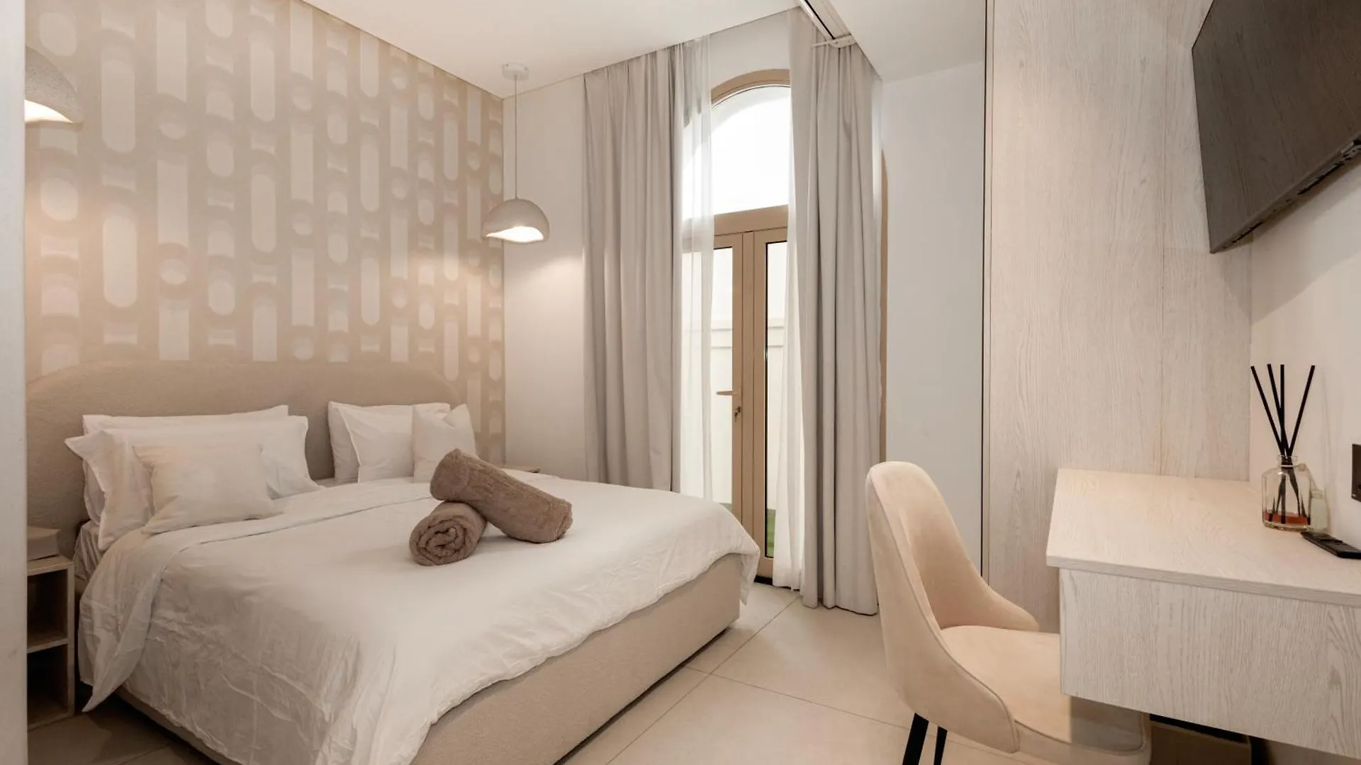 Luxurious Villa 5Bhk With Pool Bbq And Full Time Housemaid Assistance - Live In Dubai