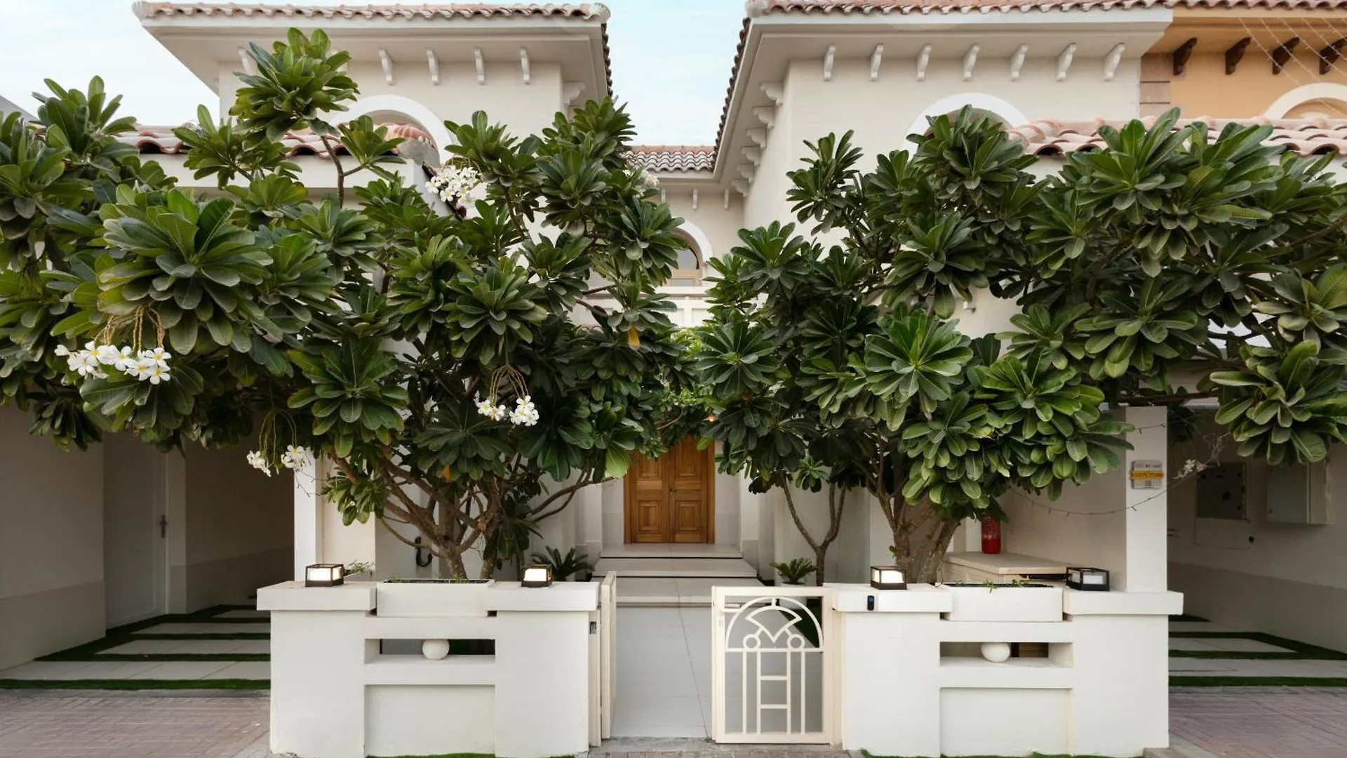 Luxurious Villa 5Bhk With Pool Bbq And Full Time Housemaid Assistance - Live In Dubai