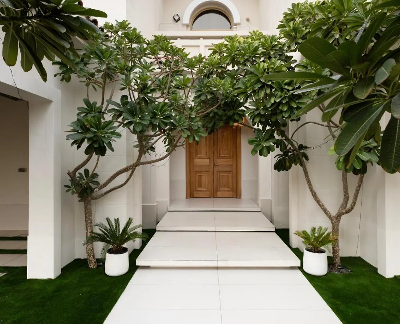 Luxurious Villa 5Bhk With Pool Bbq And Full Time Housemaid Assistance - Live In Dubai